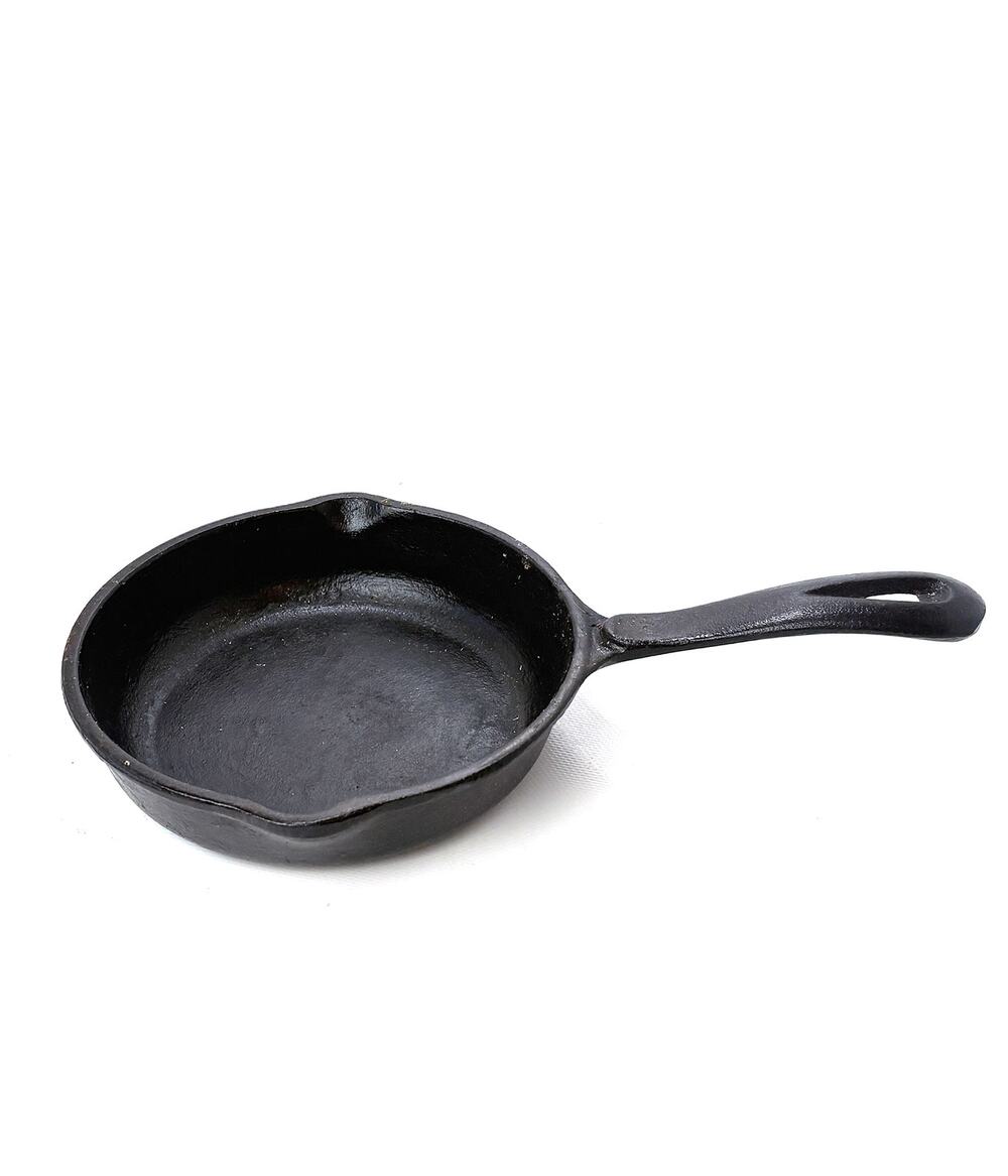 Benjamin And Medwin Cast Iron Square Skillet 6 Inches Round